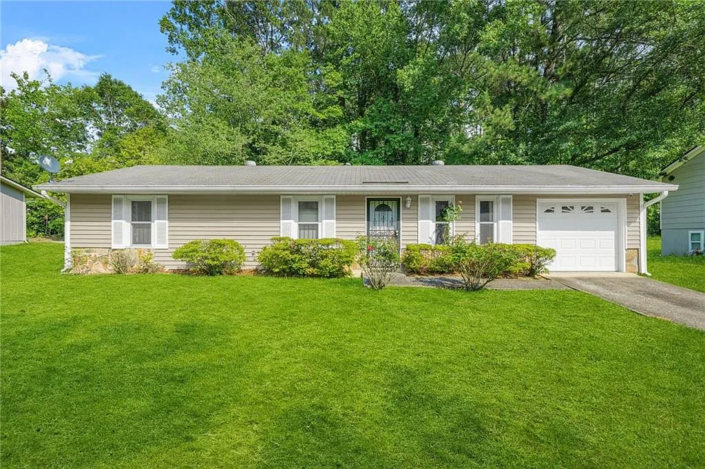 2454 Fairway Circle Southwest